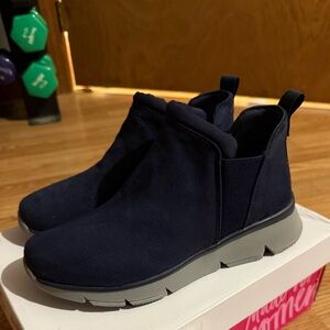 Ryka women’s boots new in box